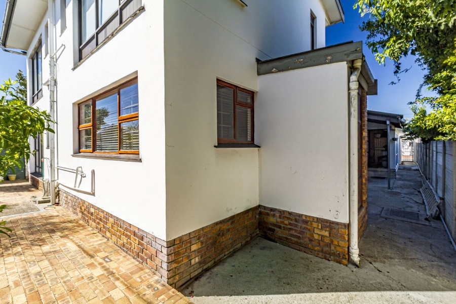 5 Bedroom Property for Sale in Lochnerhof Western Cape